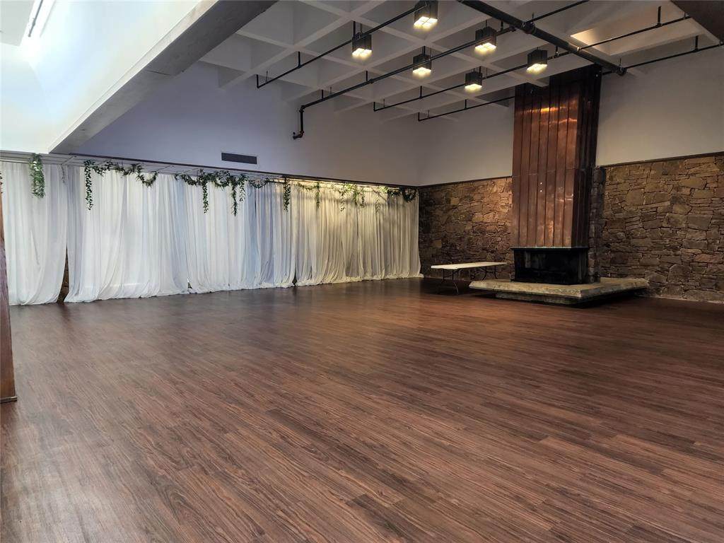 6009 Expressway - Photo 1