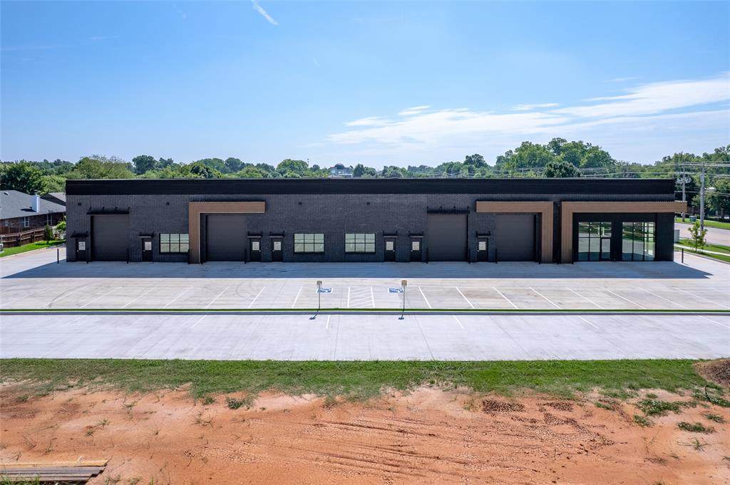 4701 Main Street - Photo 1