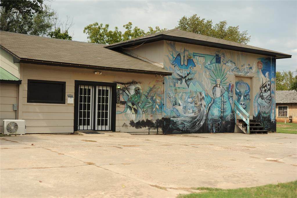 404 7th Street - Photo 1