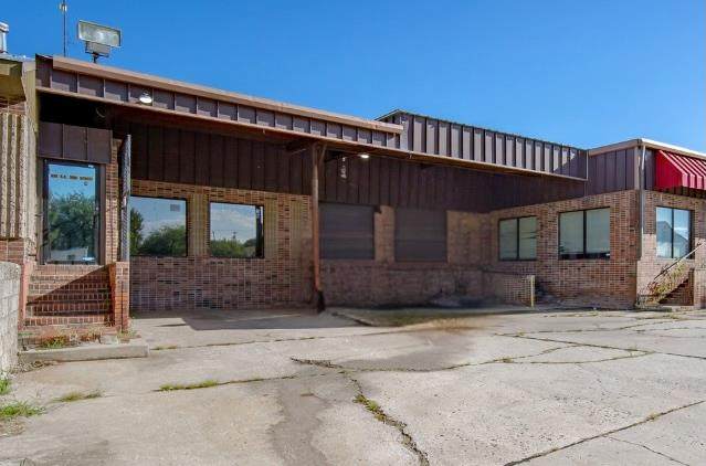 835 30th Street - Photo 1