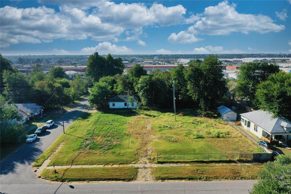 225 Indiana Avenue - Photo 1