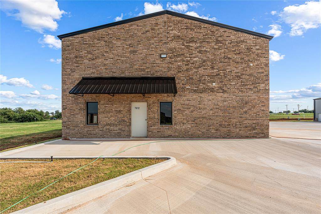 7612 79th Place - Photo 1