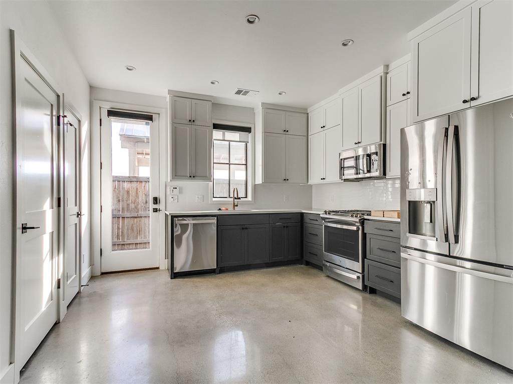 920 Pedalers Lane - Photo 1