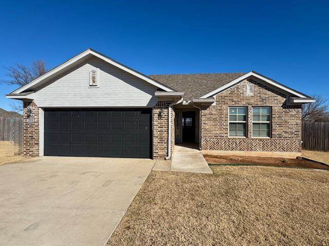 223 Park Place - Photo 1