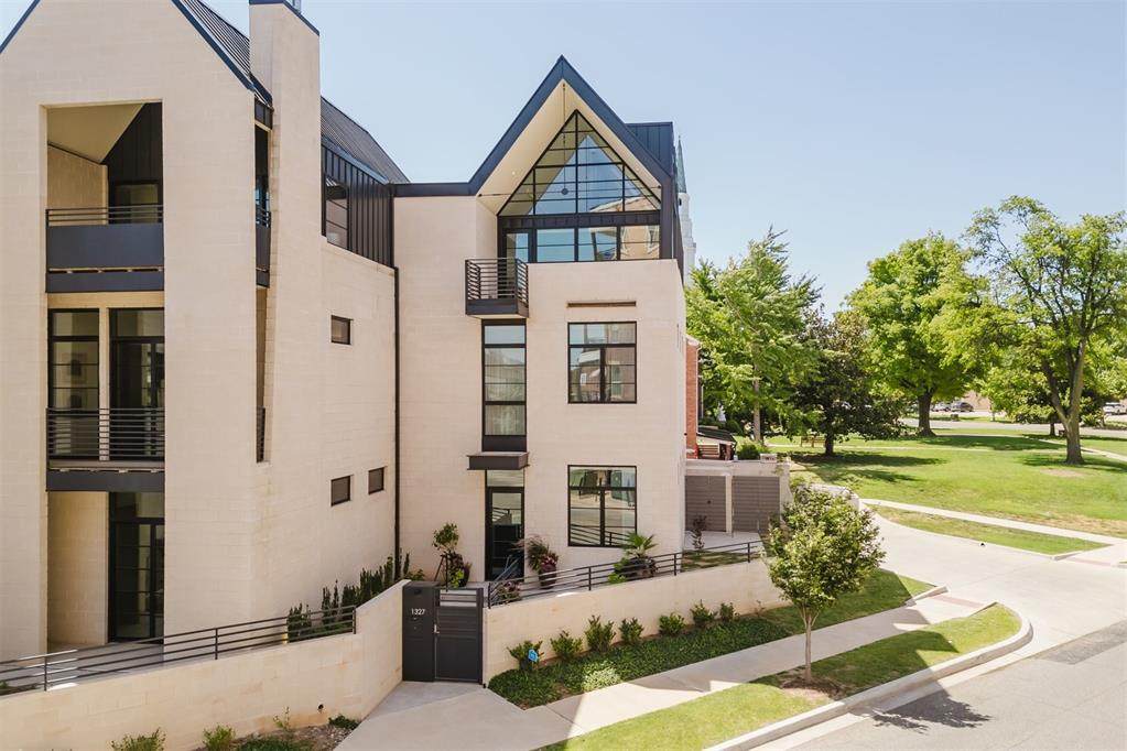 1327 Dewey Avenue - Photo 1