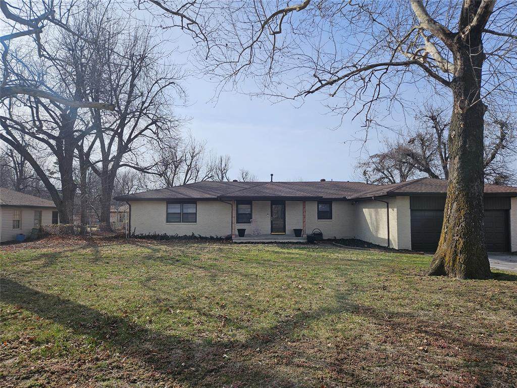 7700 39th Street - Photo 1