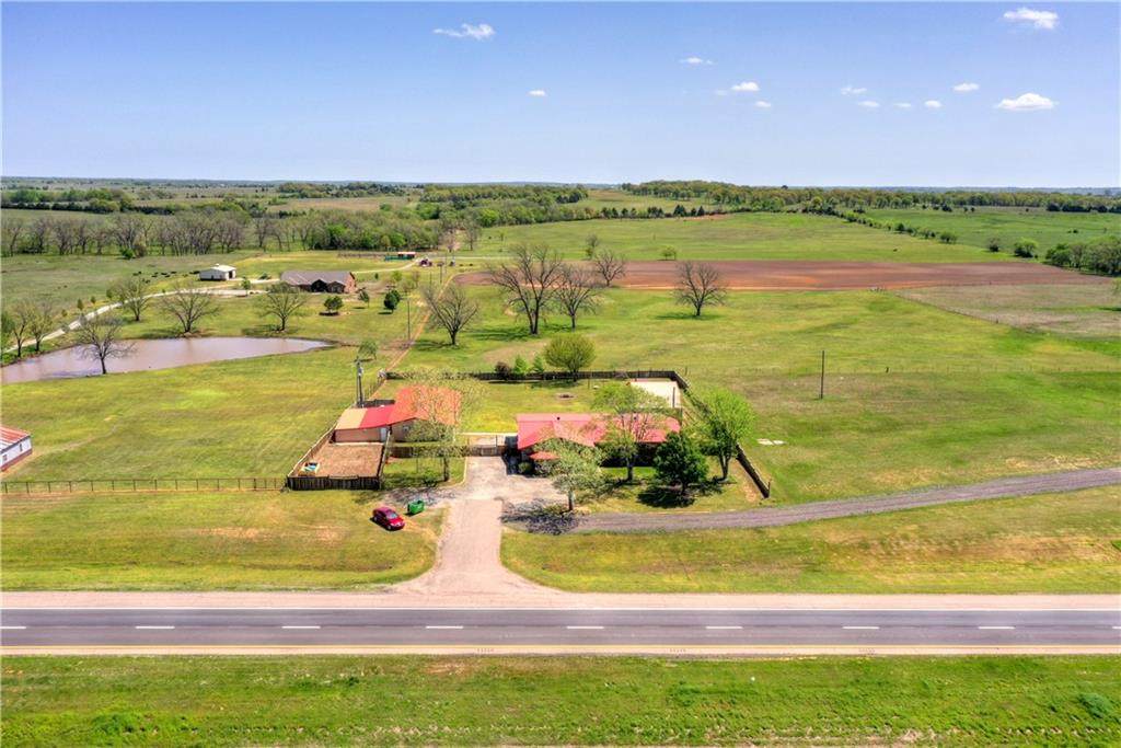 980580 Highway 99 - Photo 1
