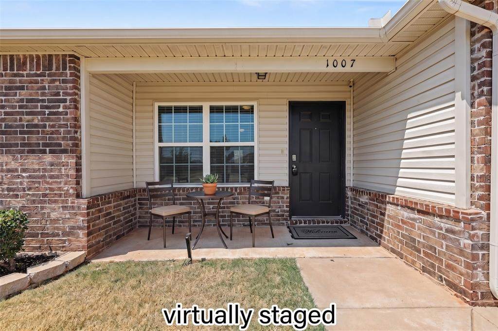 1007 Deer Court Way - Photo 1