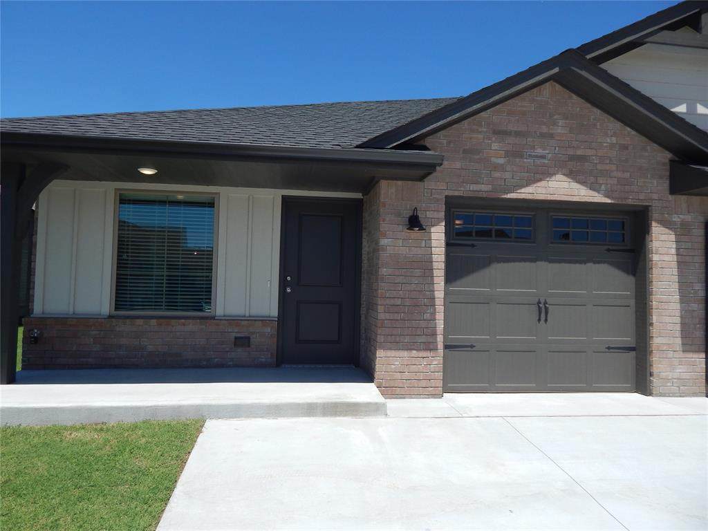 425 Summit Ridge Drive - Photo 1