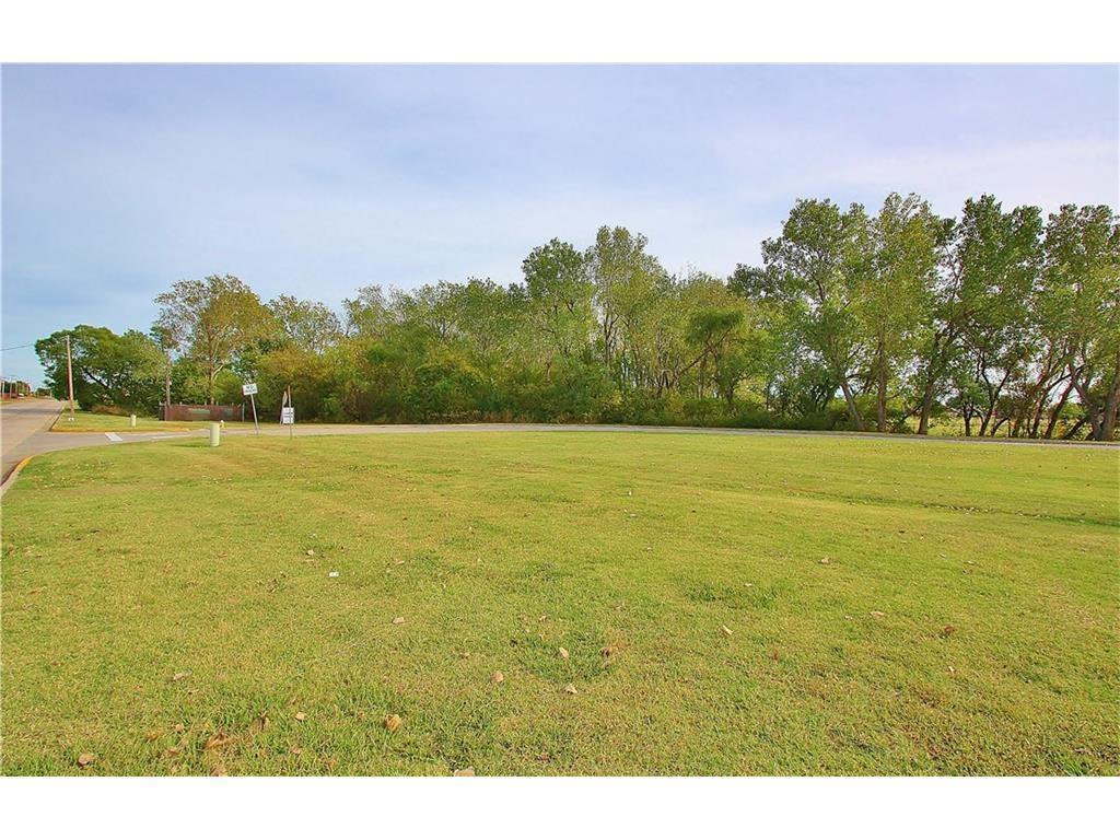 102 Landmark Drive - Photo 1