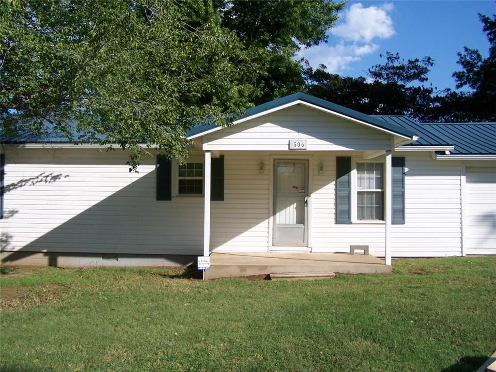 506 Henderson - Photo 1