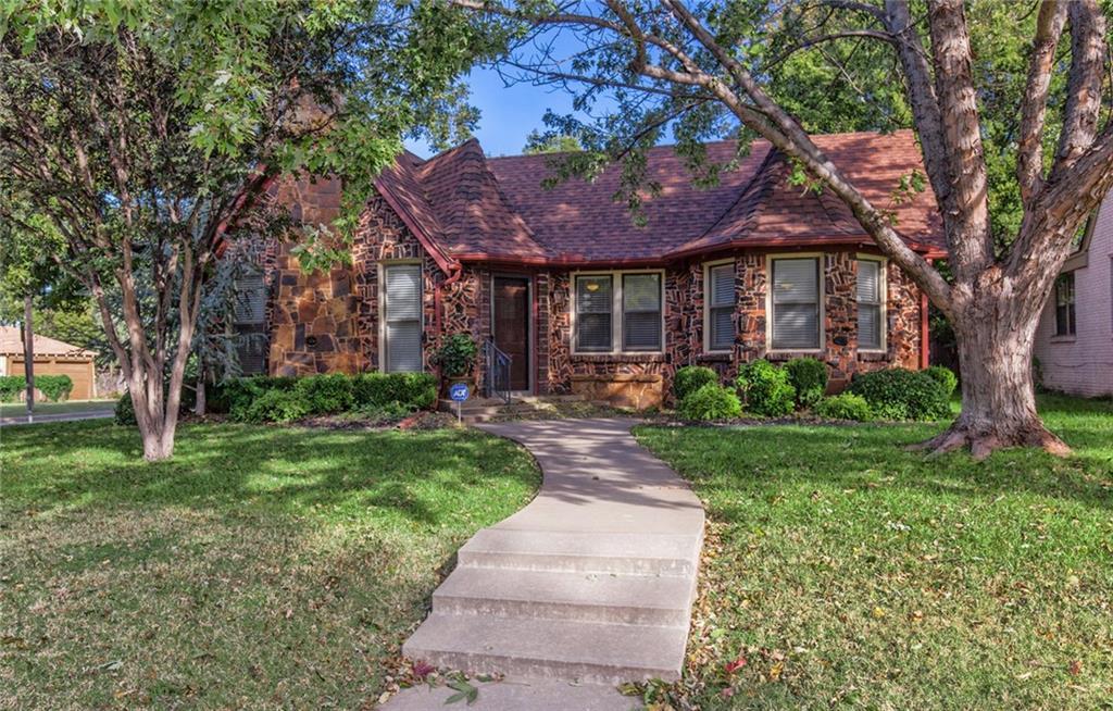 841 42nd Street - Photo 1