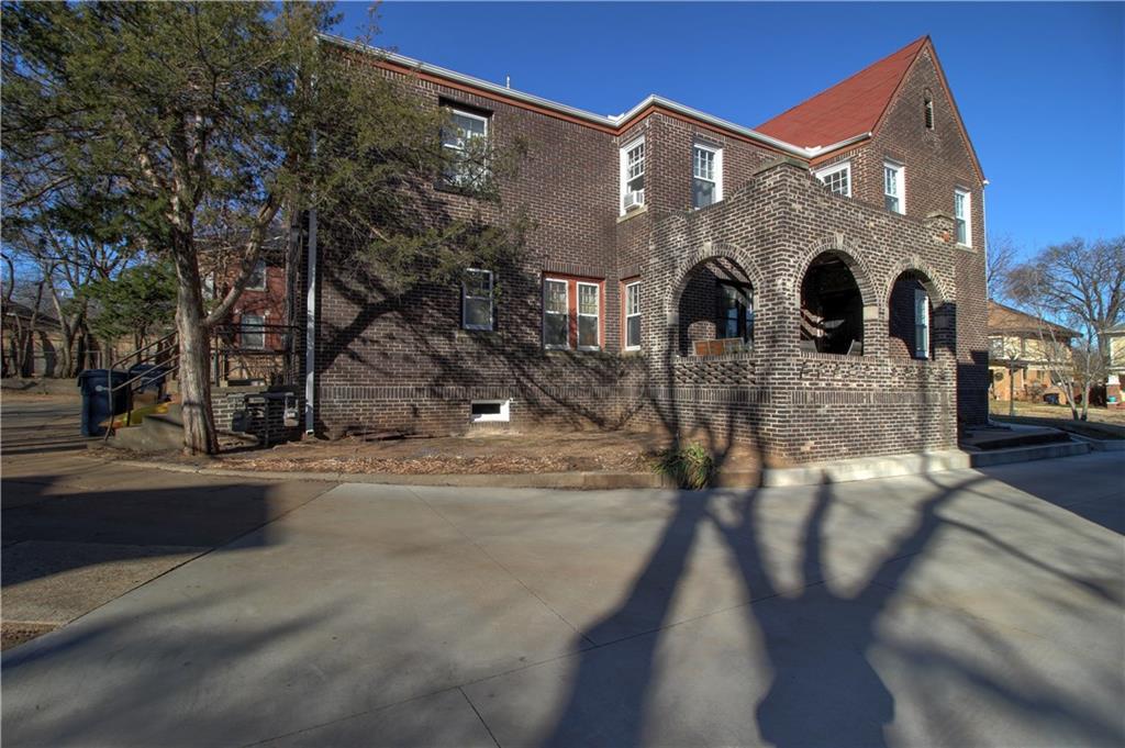 622 17th Street - Photo 1
