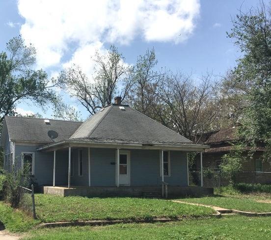 929 Oklahoma Avenue - Photo 1