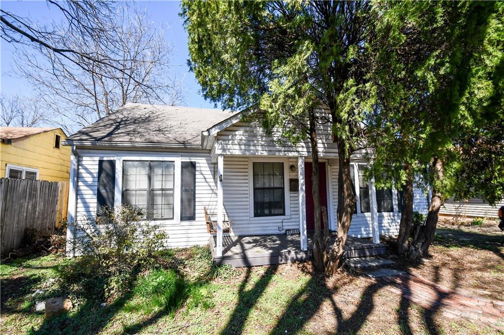 621 Iowa Street - Photo 1