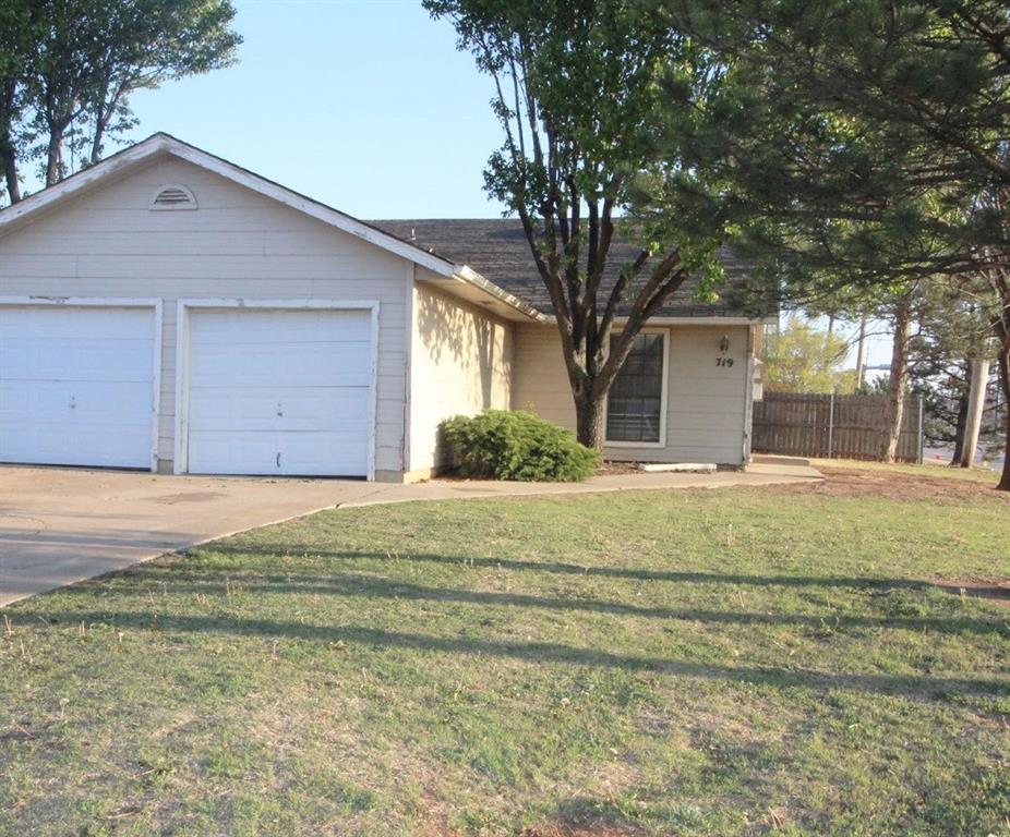 719 11th - Photo 1