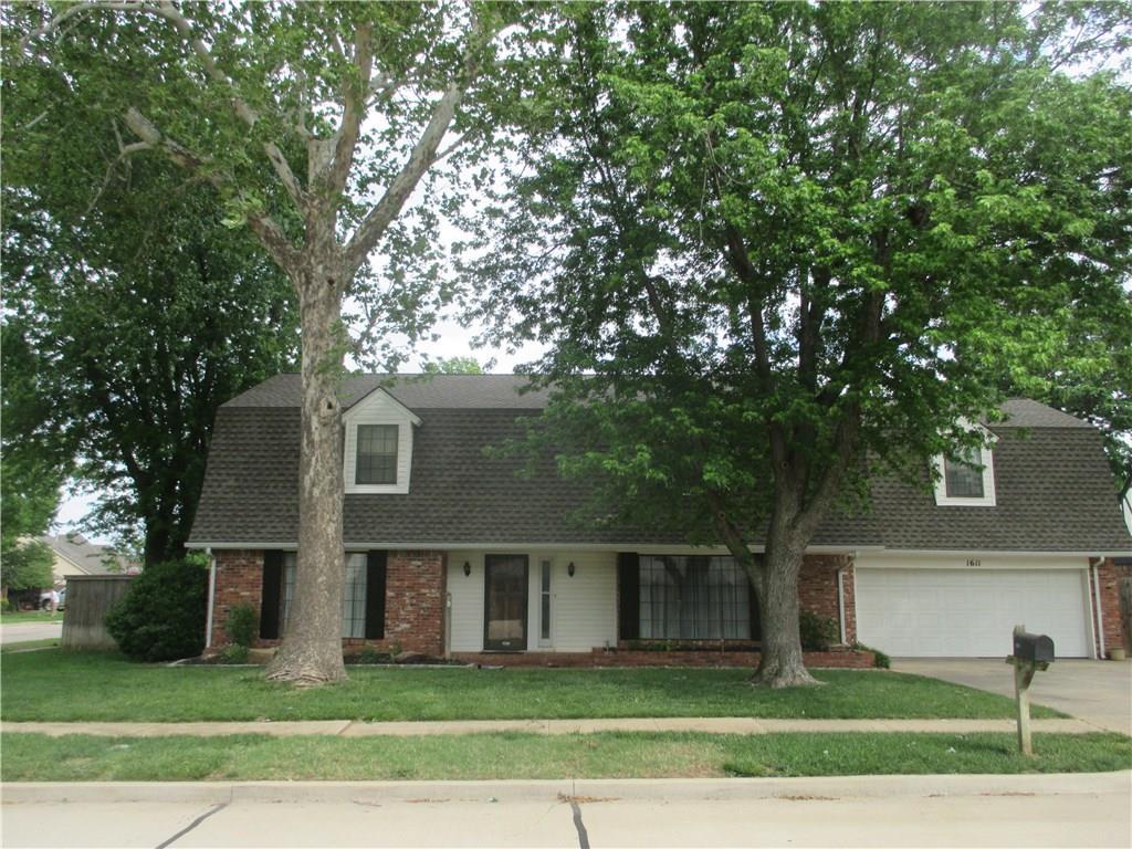 1611 Barwick - Photo 1
