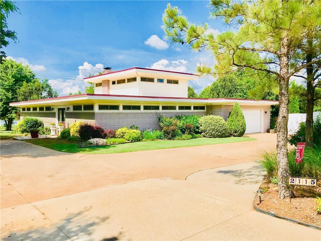 2115 Robinson - Photo 1