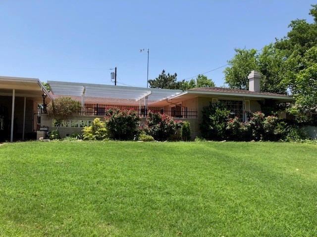 712 Phillips - Photo 1