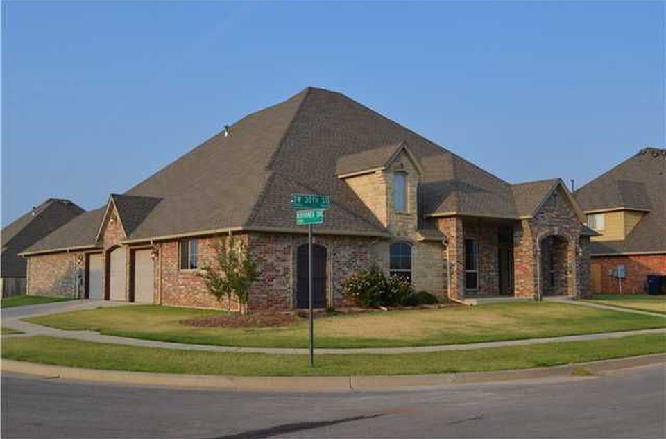 9121 30th Street - Photo 1