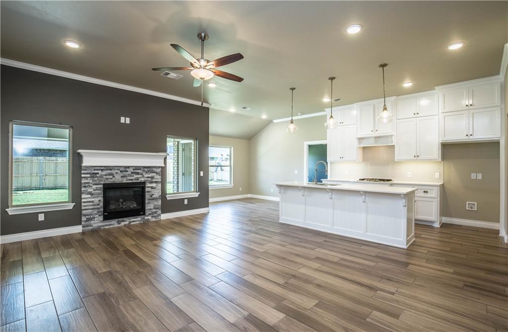 18616 Groveton Boulevard - Photo 1