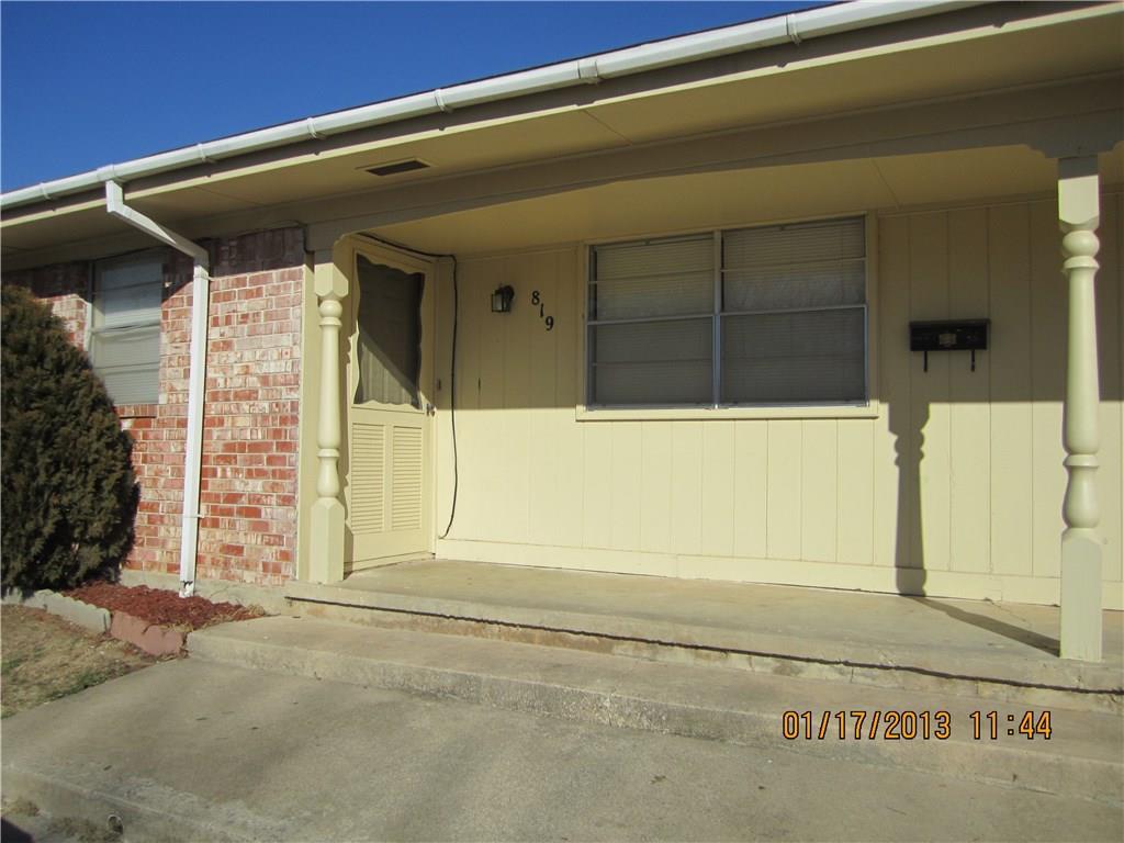 819 Russell - Photo 1