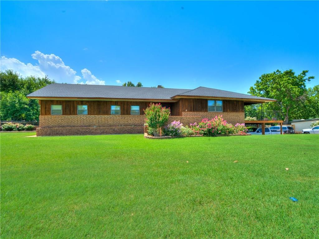 912 Country Club - Photo 1