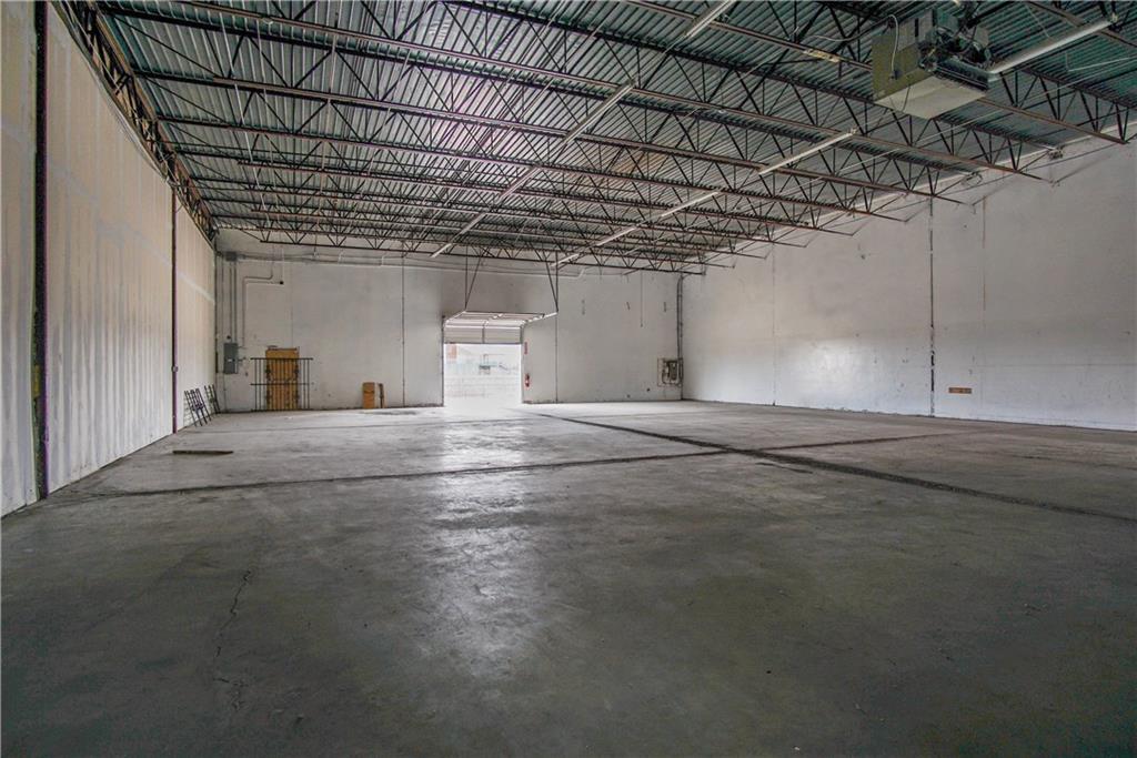 3976 E I-240 Service Road - Photo 1