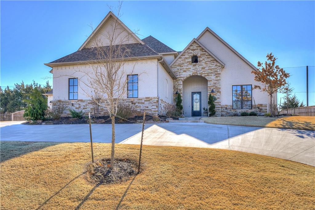 504 Country Club Drive - Photo 1