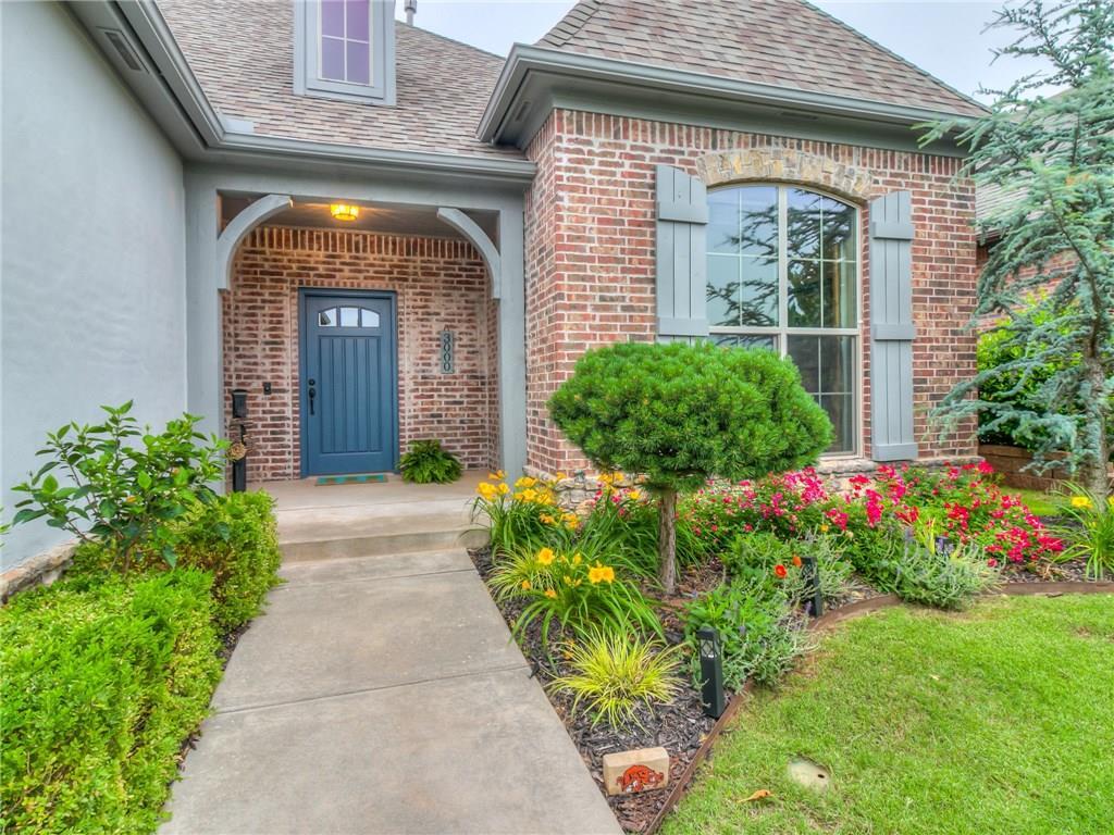 3000 Silvercliffe Drive - Photo 1