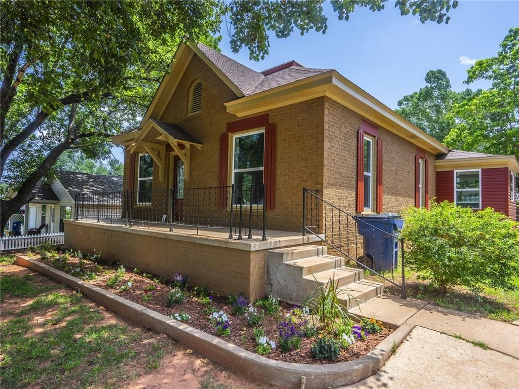 902 Ash Street - Photo 1
