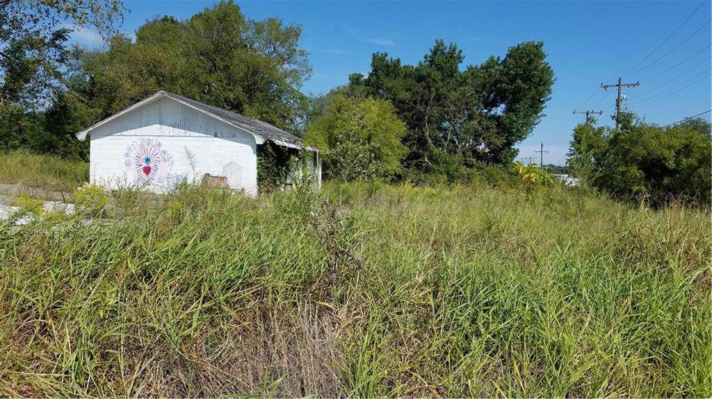 204 Gale Avenue - Photo 1