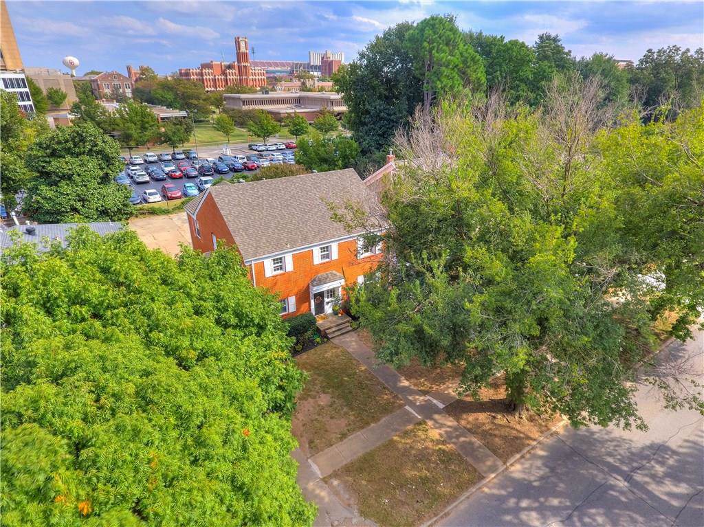 705 Chautauqua Avenue - Photo 1
