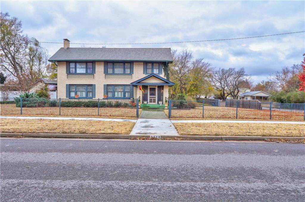 2318 Broadway Avenue - Photo 1