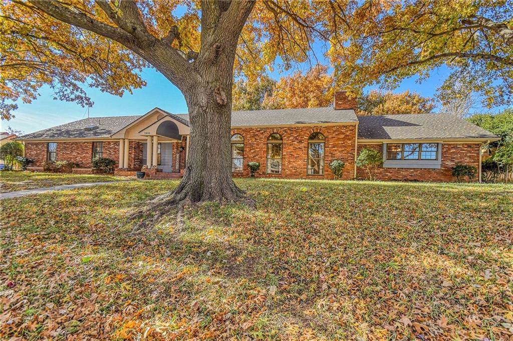 2810 Country Club Drive - Photo 1