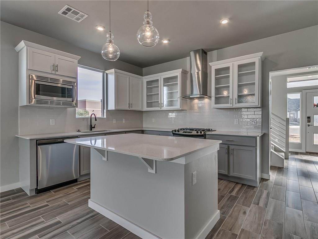 3905 165th Circle - Photo 1