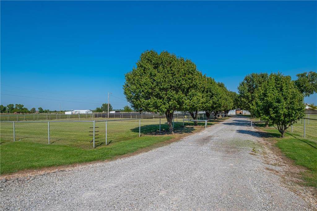 2701 60th Nw Avenue - Photo 1