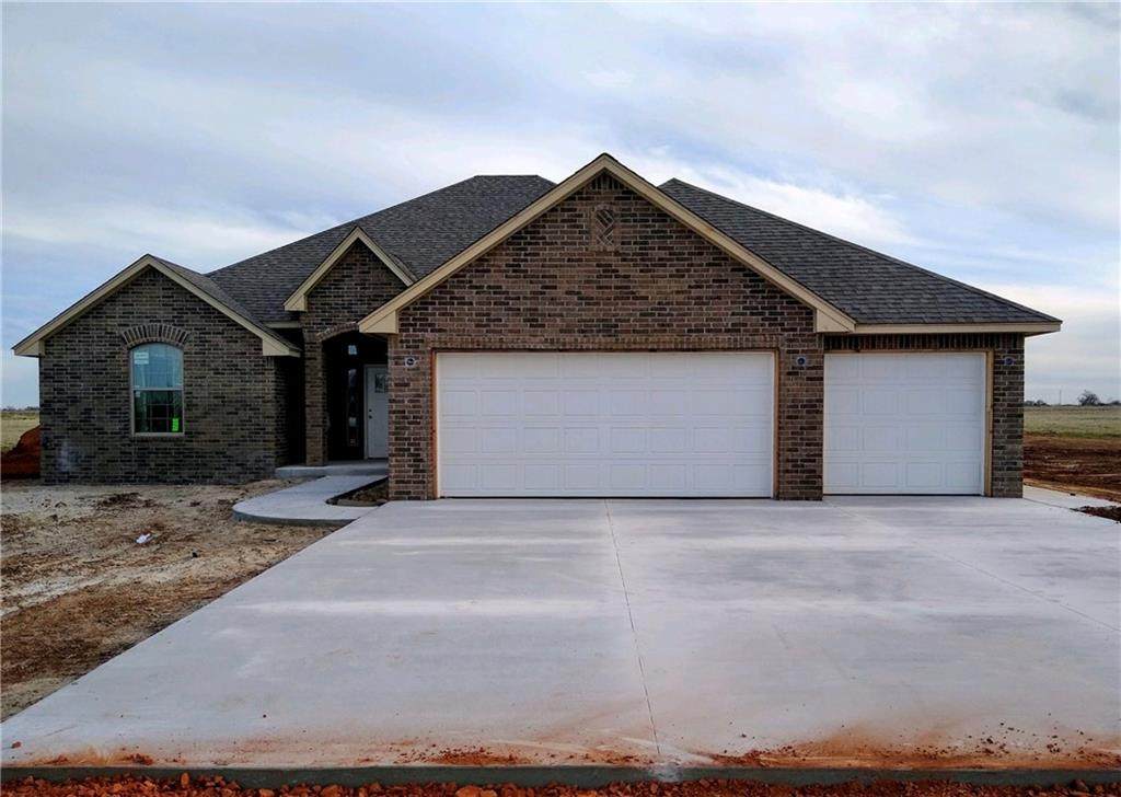 838 Moffat Rd Nw - Photo 1