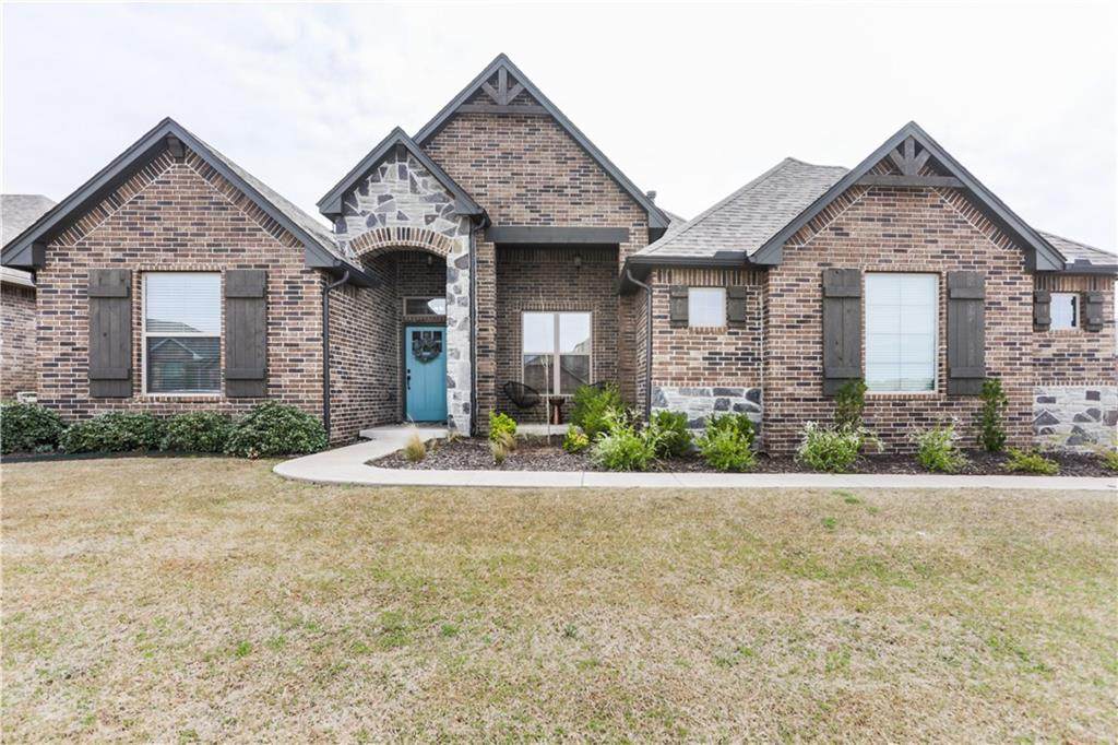 816 189th Circle - Photo 1