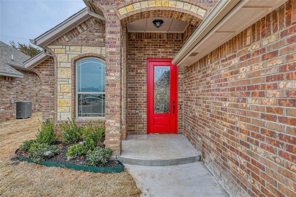 836 Twin Lake Drive - Photo 1