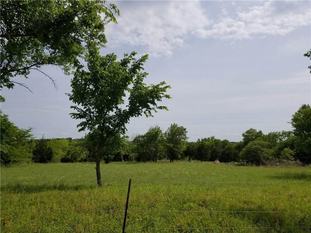 0 - Photo 1