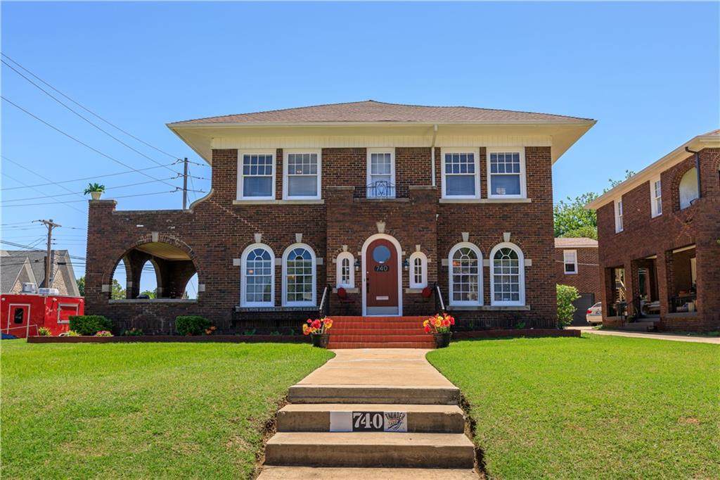 740 20th Street - Photo 1
