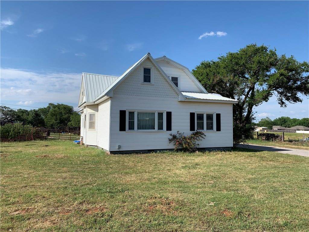 1715 Country Club Boulevard - Photo 1