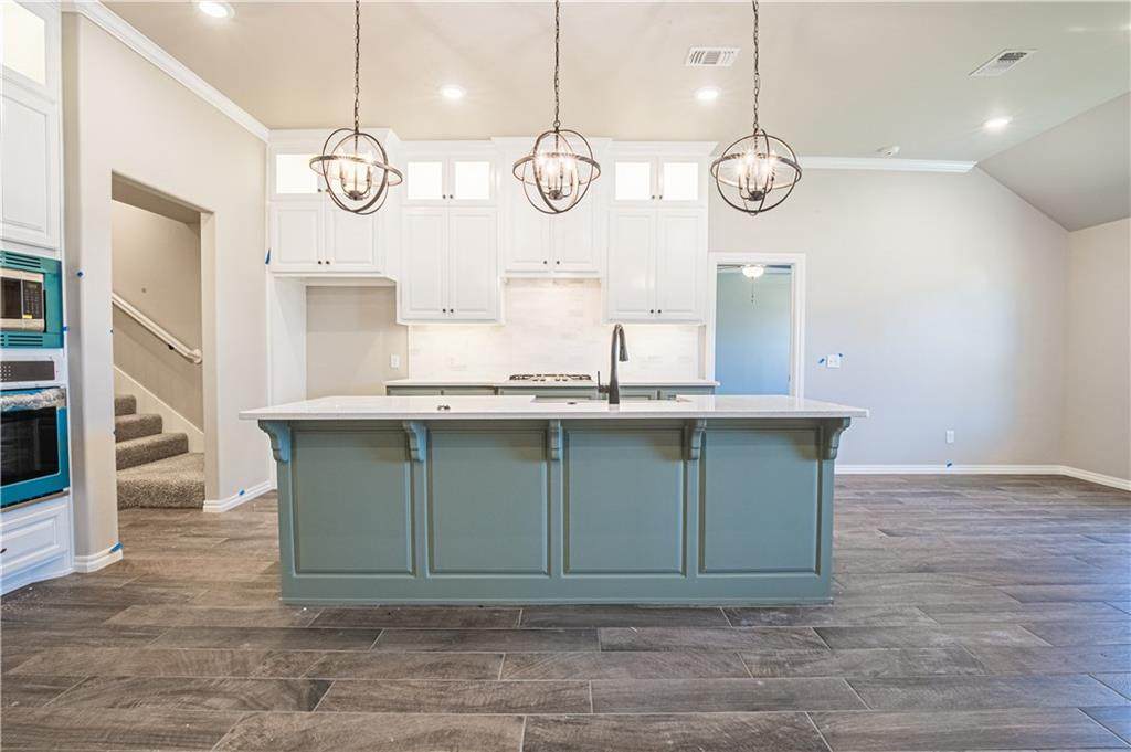 709 Cassandra Lane - Photo 1