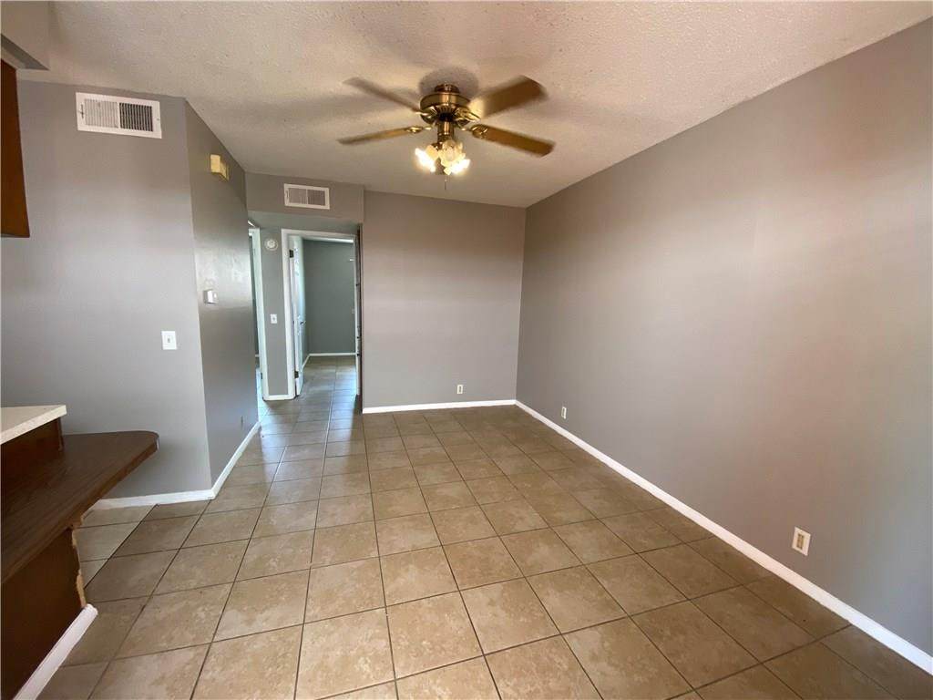 518 Davis Street - Photo 1