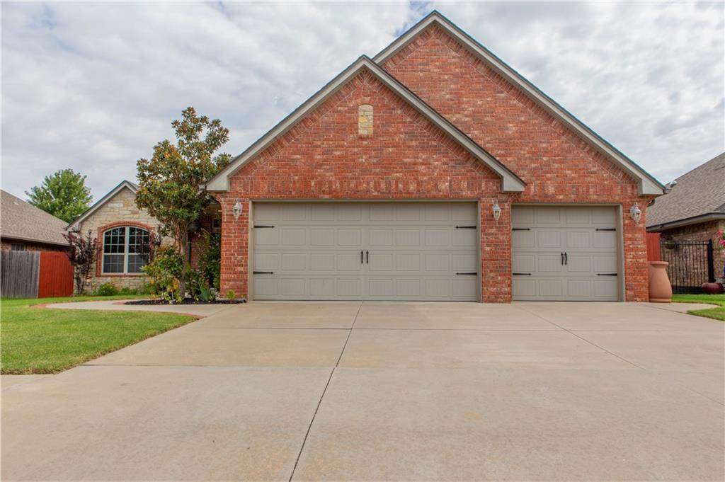 8621 111th Street - Photo 1