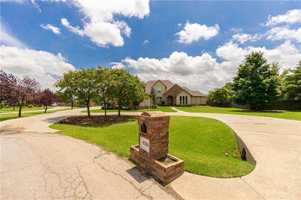 8314 92nd Circle - Photo 1