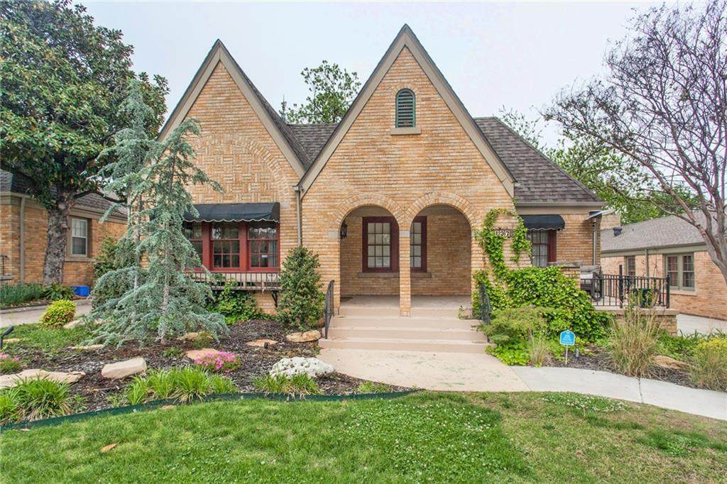 2137 27th Street - Photo 1