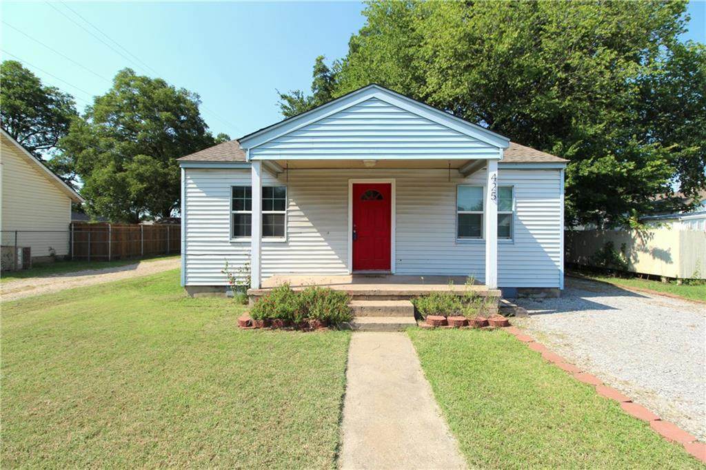 425 Hughbert Street - Photo 1