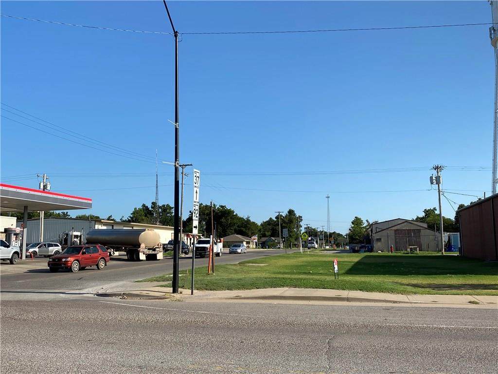 402 Main Street - Photo 1